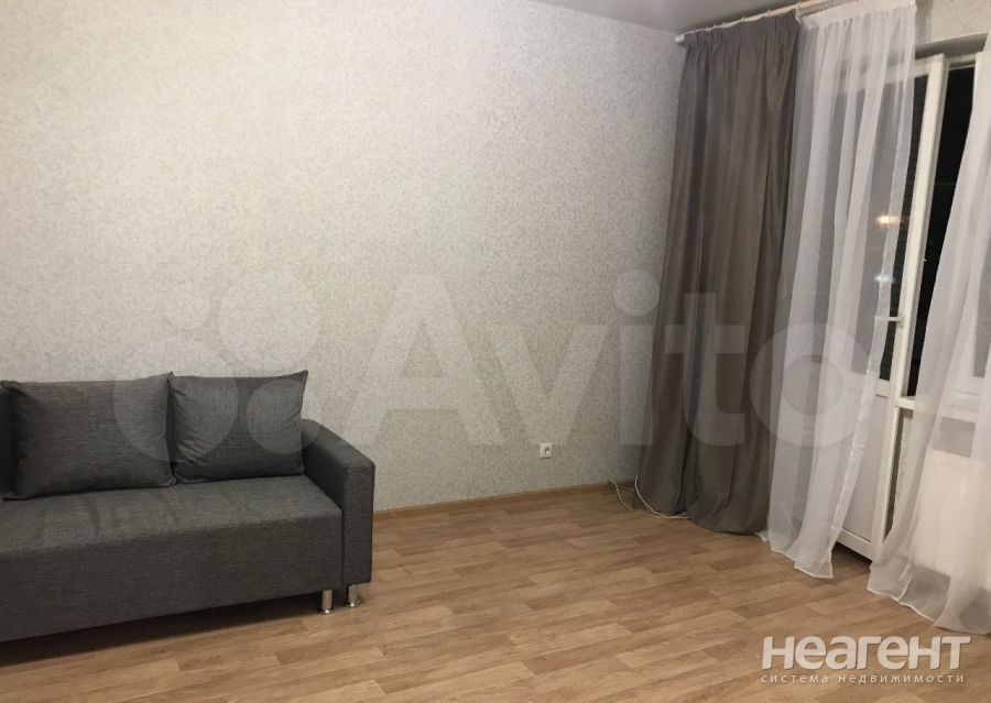 Продается 1-комнатная квартира, 35 м²