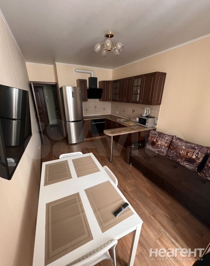 Сдается 1-комнатная квартира, 50 м²