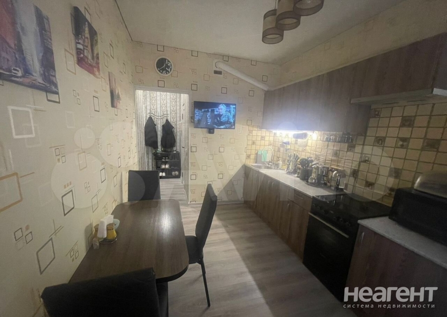 Продается 1-комнатная квартира, 32 м²