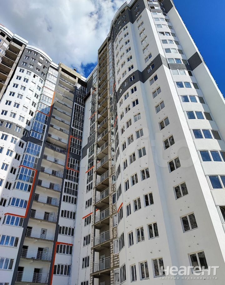 Продается 2-х комнатная квартира, 71,7 м²