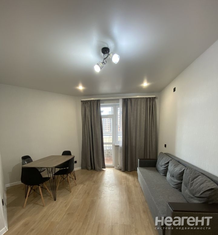 Сдается 1-комнатная квартира, 47 м²