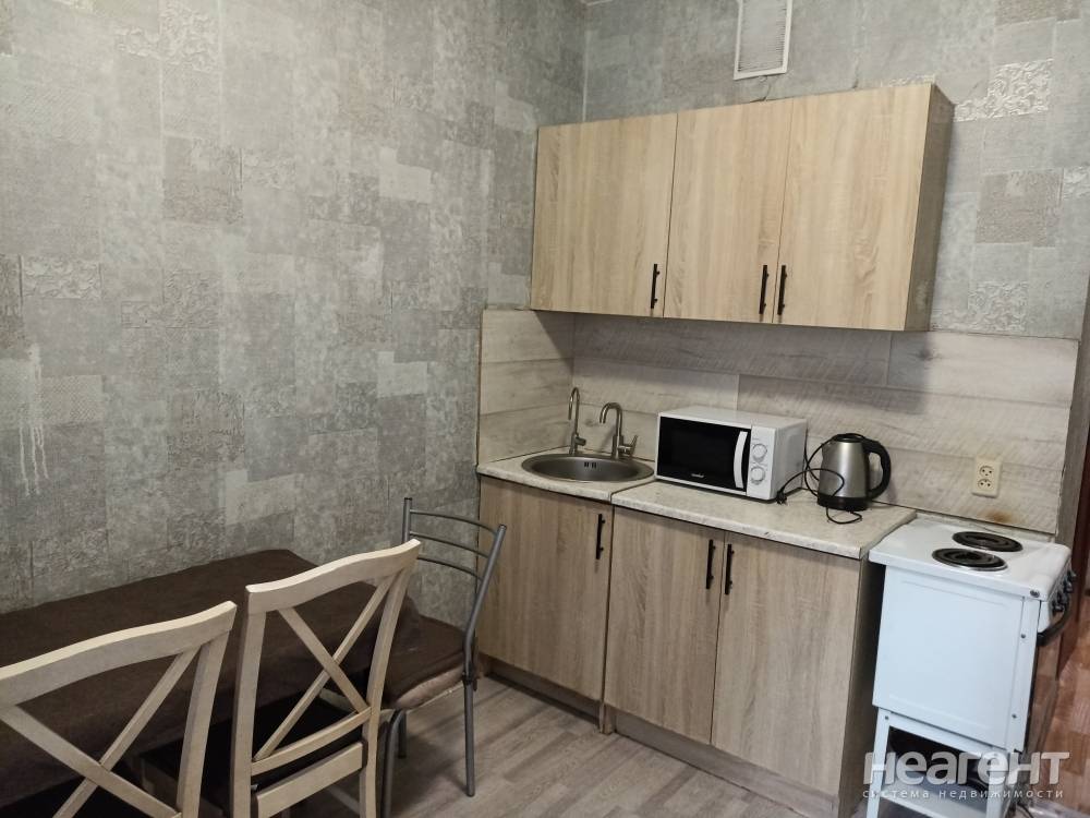 Сдается 1-комнатная квартира, 38 м²