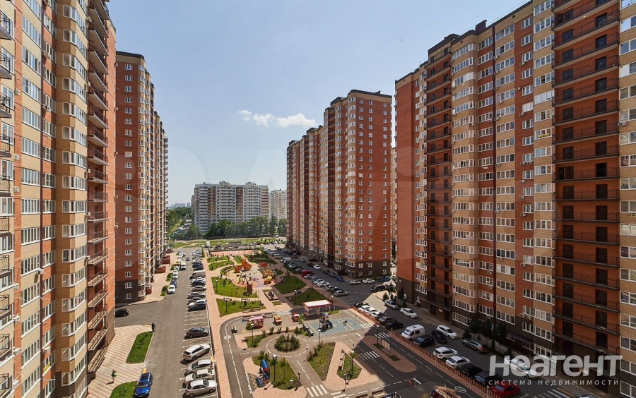 Продается 1-комнатная квартира, 43 м²