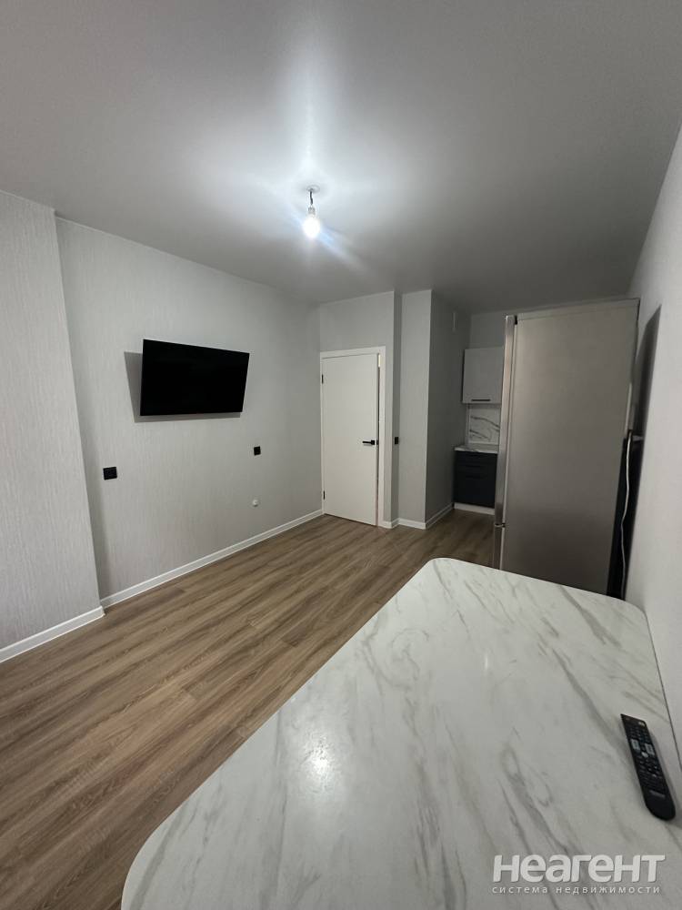 Сдается 1-комнатная квартира, 38 м²