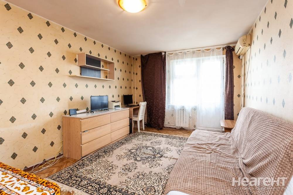 Продается 1-комнатная квартира, 40 м²