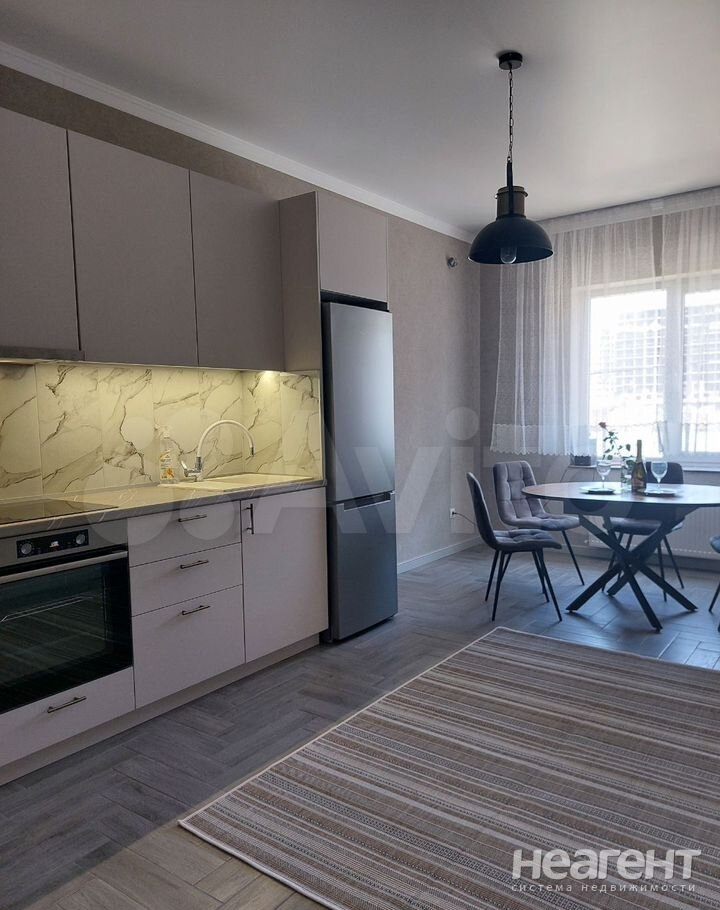 Сдается Многокомнатная квартира, 100 м²