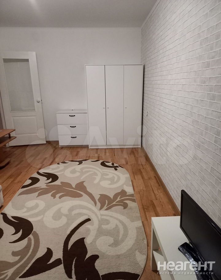 Продается 1-комнатная квартира, 36,8 м²