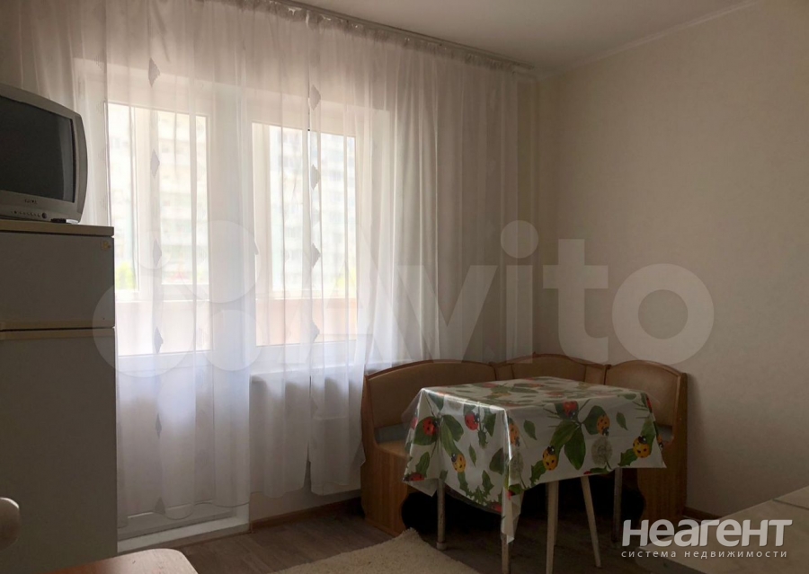 Продается 1-комнатная квартира, 36,8 м²