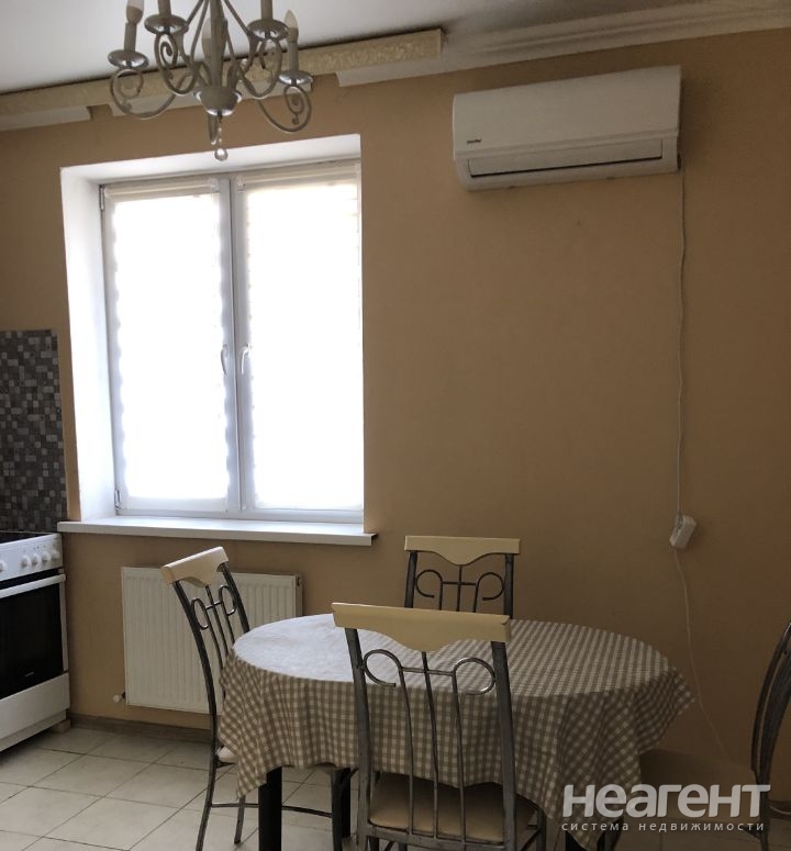 Продается 2-х комнатная квартира, 60 м²