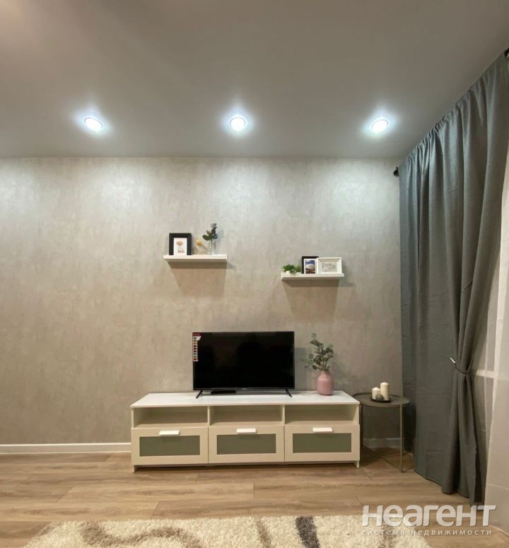 Сдается 1-комнатная квартира, 42 м²