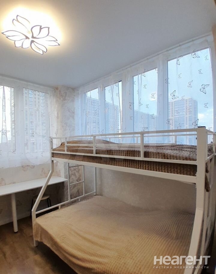 Сдается Многокомнатная квартира, 80 м²