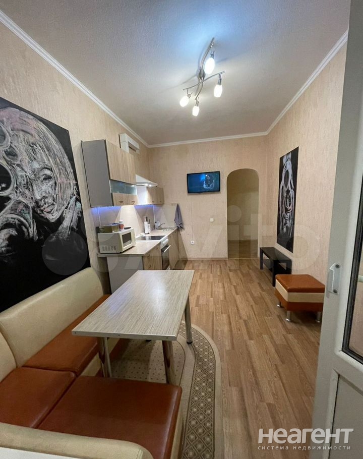 Продается 1-комнатная квартира, 46 м²