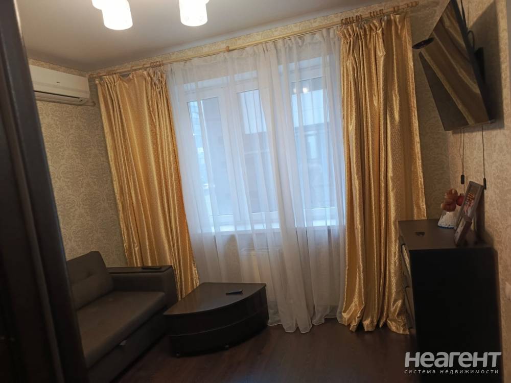 Сдается 1-комнатная квартира, 46 м²