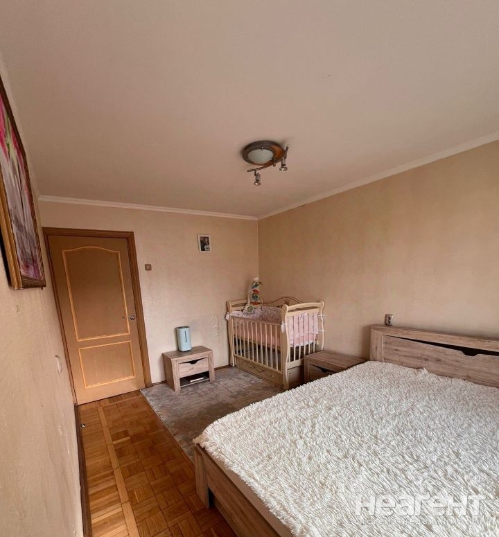 Продается Многокомнатная квартира, 76,9 м²