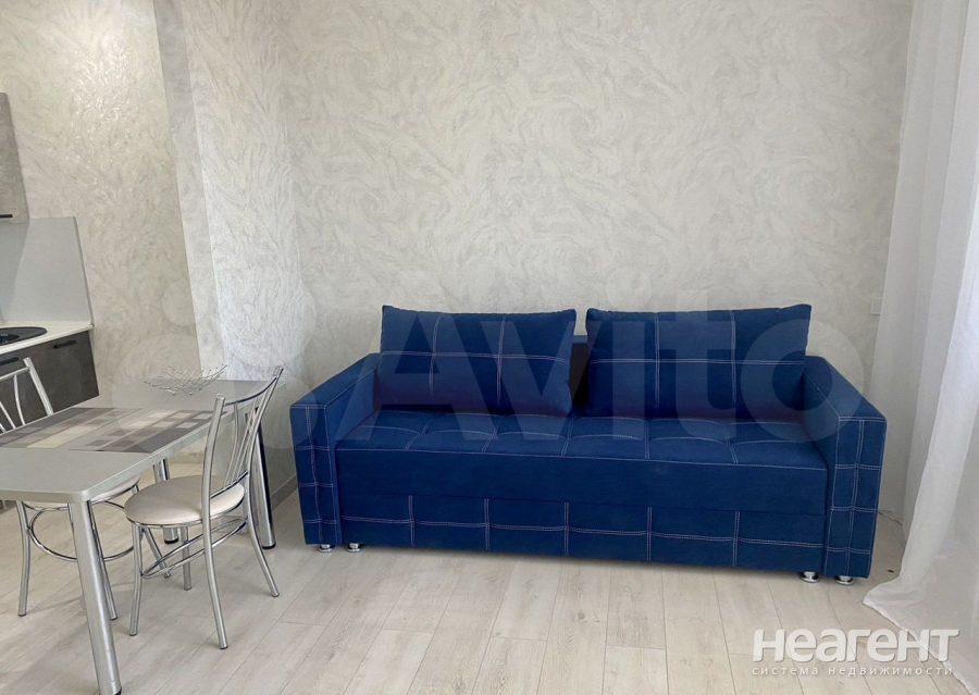 Сдается 1-комнатная квартира, 38 м²