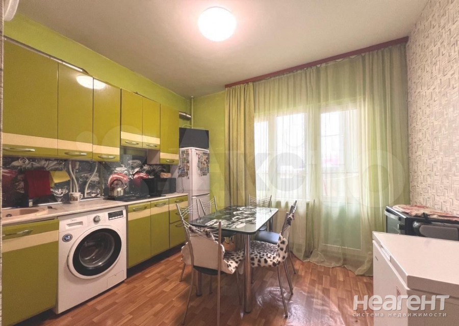 Продается 1-комнатная квартира, 43 м²