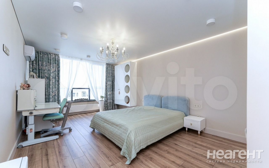 Продается Многокомнатная квартира, 150 м²