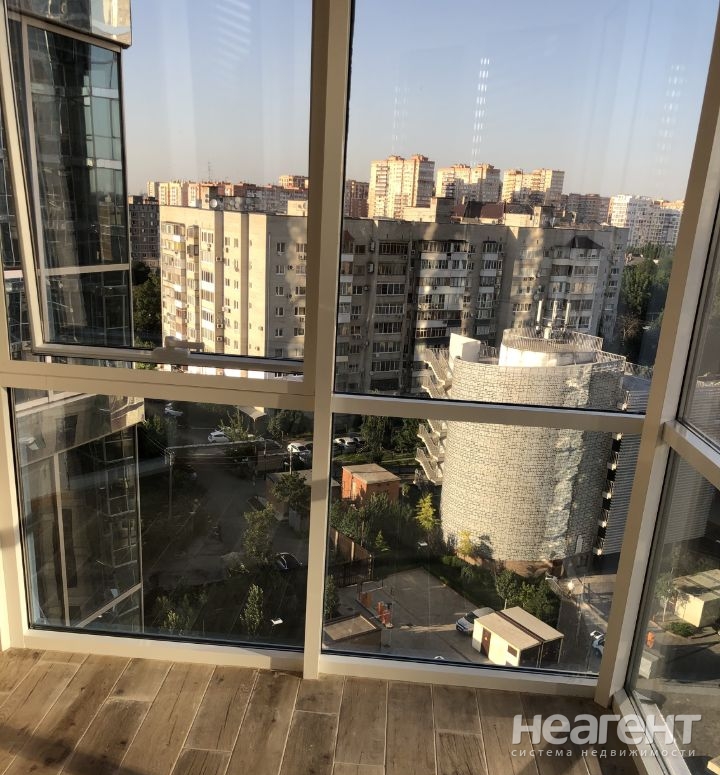 Продается 1-комнатная квартира, 54 м²