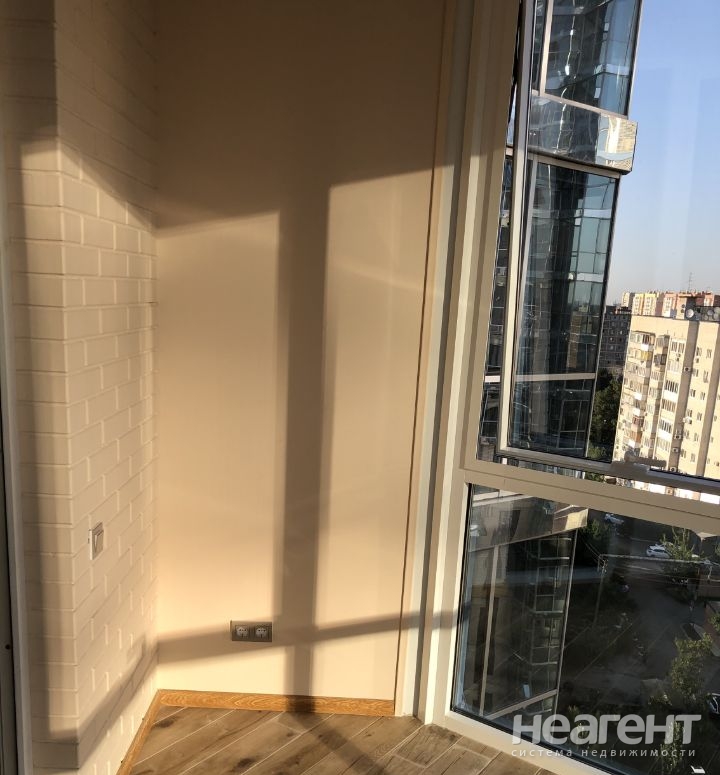 Продается 1-комнатная квартира, 54 м²