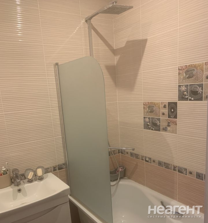 Продается 1-комнатная квартира, 37 м²