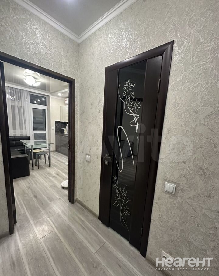 Сдается 1-комнатная квартира, 43 м²