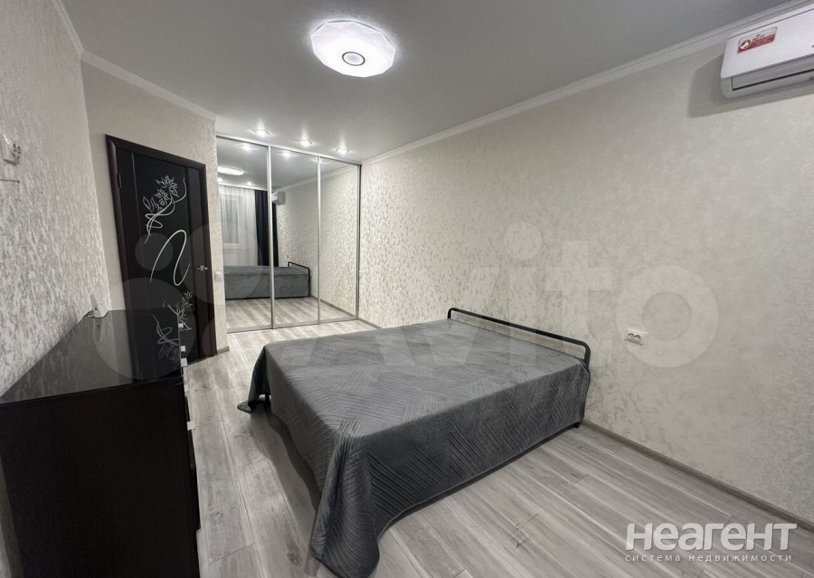 Сдается 1-комнатная квартира, 43 м²