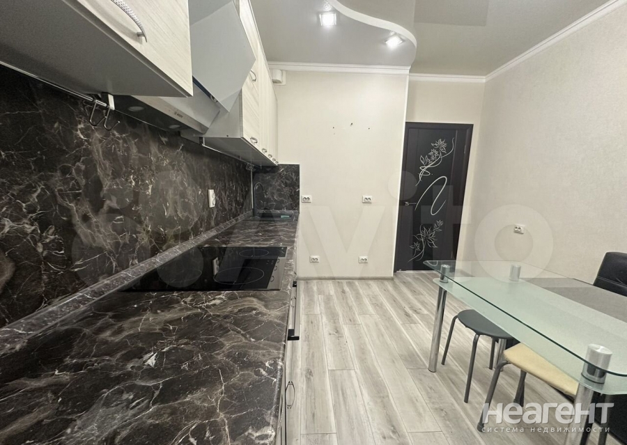 Сдается 1-комнатная квартира, 43 м²