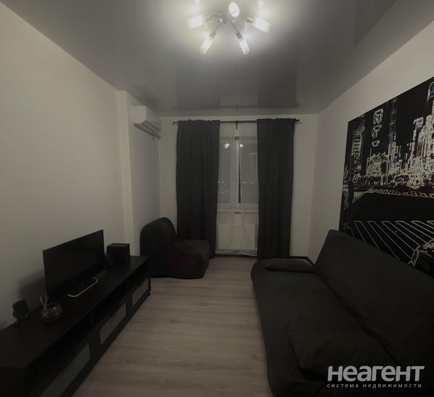 Сдается 1-комнатная квартира, 39 м²