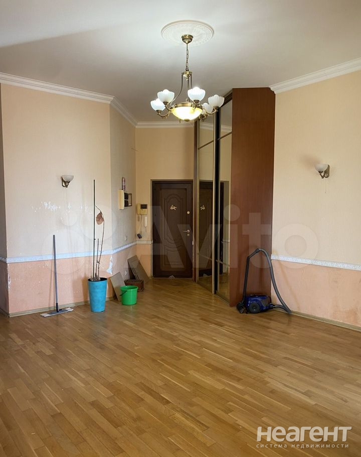 Продается 3-х комнатная квартира, 143 м²