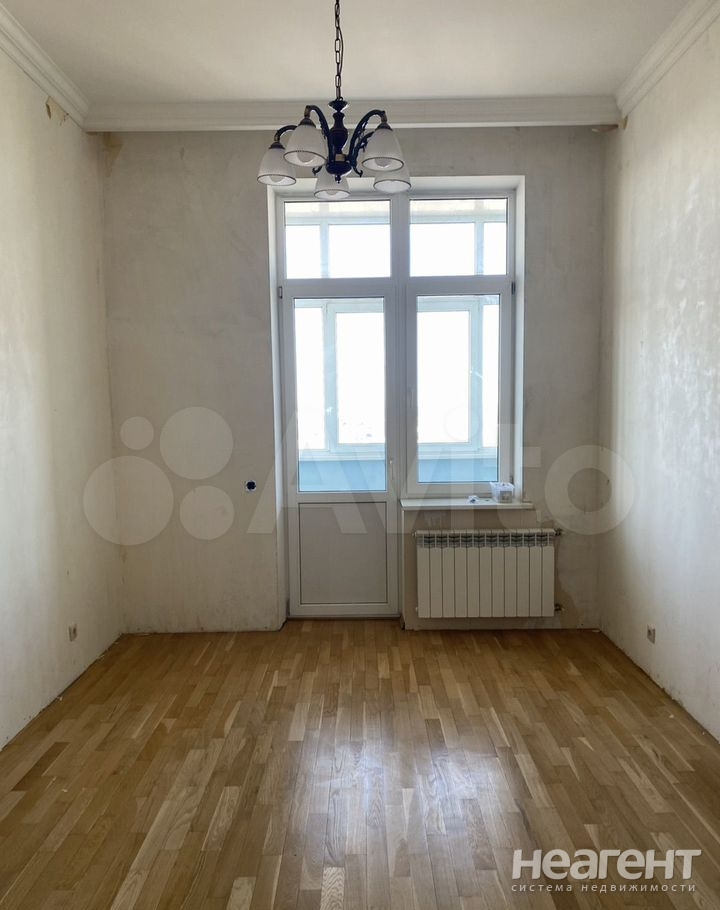 Продается 3-х комнатная квартира, 143 м²