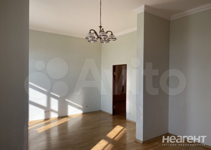 Продается 3-х комнатная квартира, 143 м²