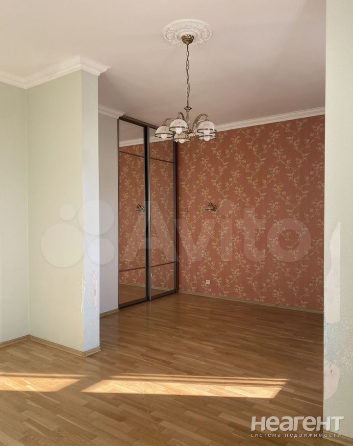 Продается 3-х комнатная квартира, 143 м²