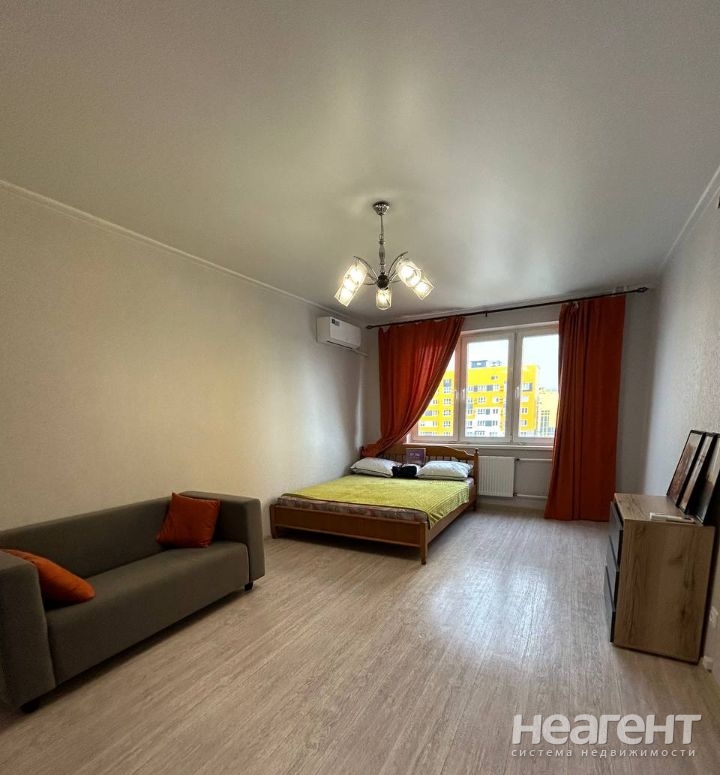 Сдается 1-комнатная квартира, 42 м²