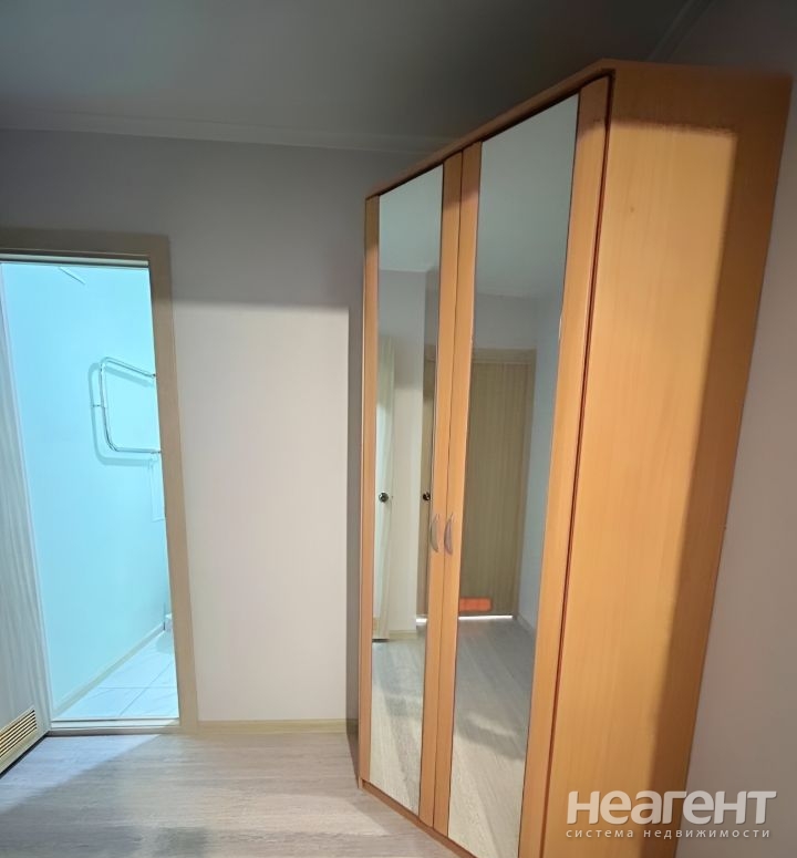 Сдается 1-комнатная квартира, 42 м²