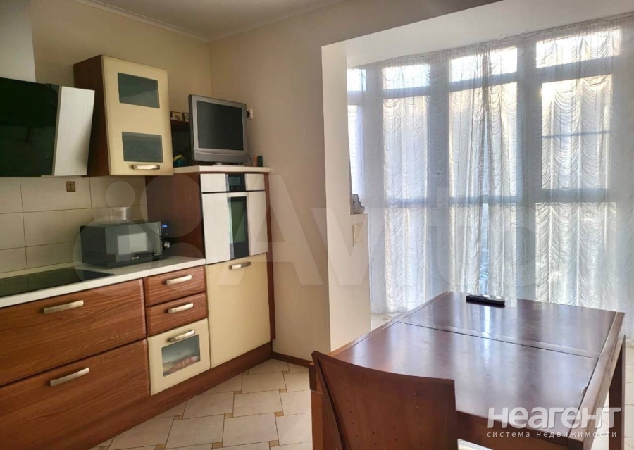 Продается 3-х комнатная квартира, 106 м²