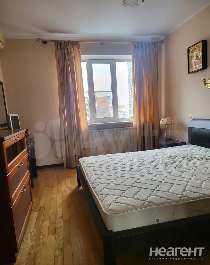 Продается 3-х комнатная квартира, 106 м²