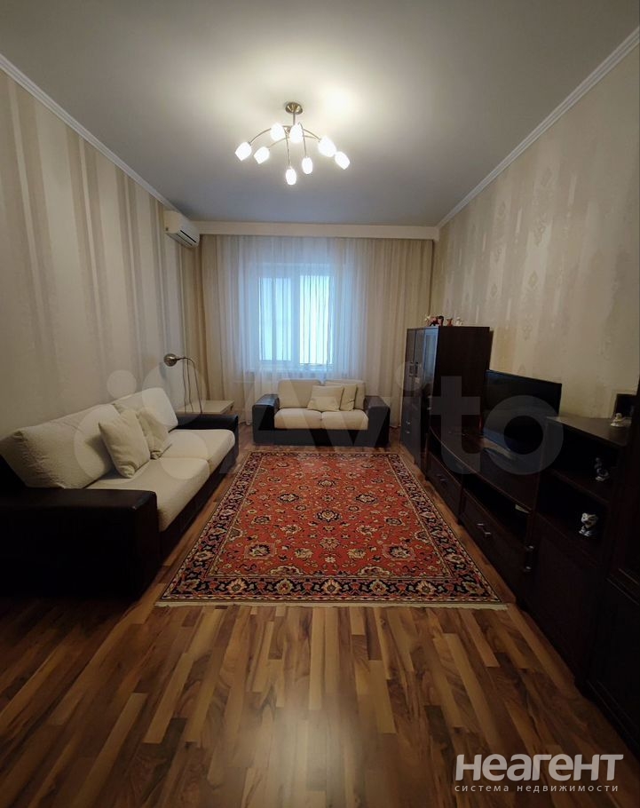 Сдается 2-х комнатная квартира, 75 м²