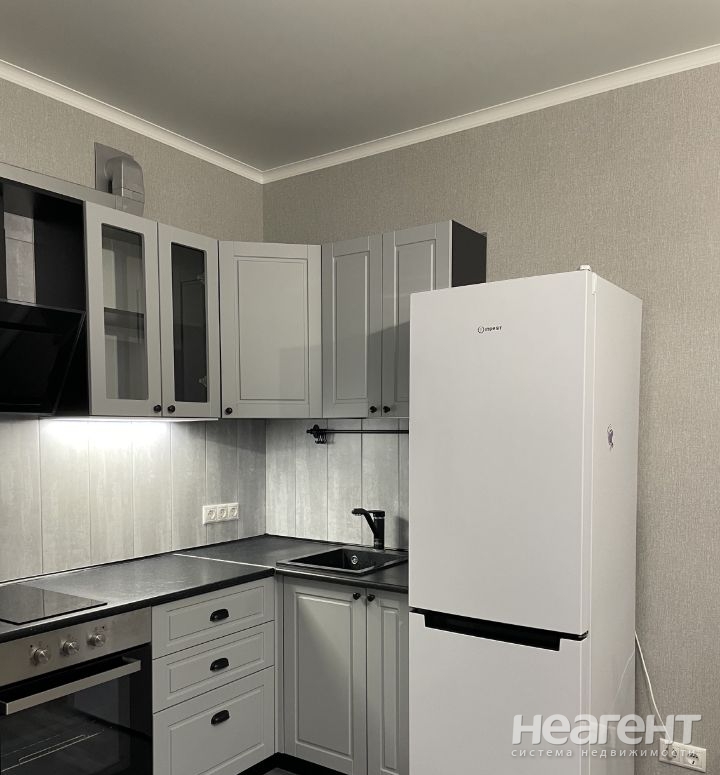 Сдается 1-комнатная квартира, 35 м²