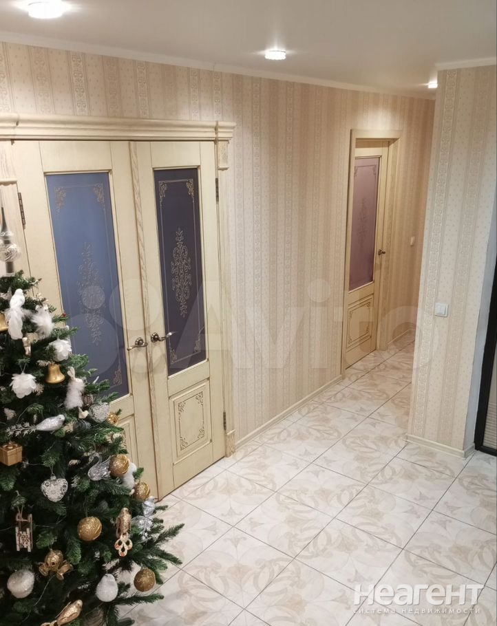 Продается Многокомнатная квартира, 122 м²