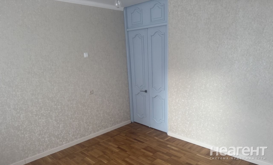 Продается Многокомнатная квартира, 74,6 м²