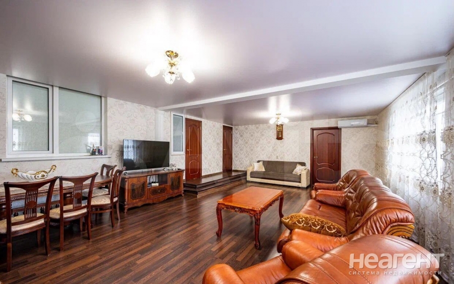 Продается Многокомнатная квартира, 174 м²