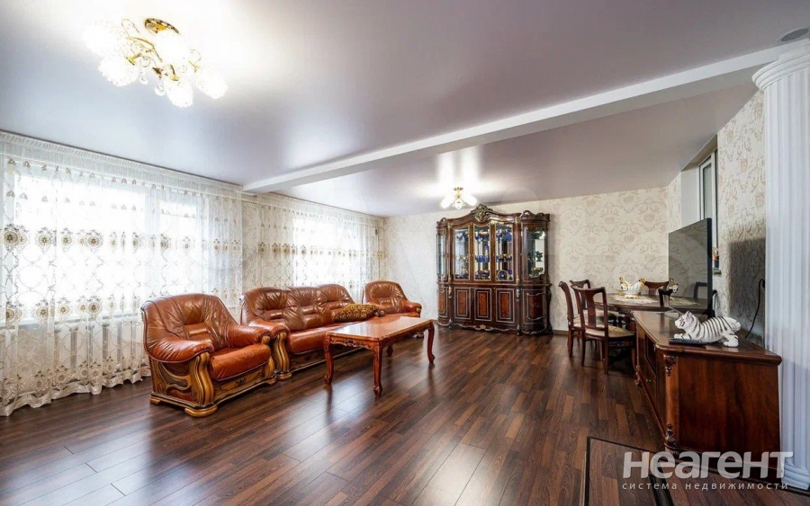 Продается Многокомнатная квартира, 174 м²