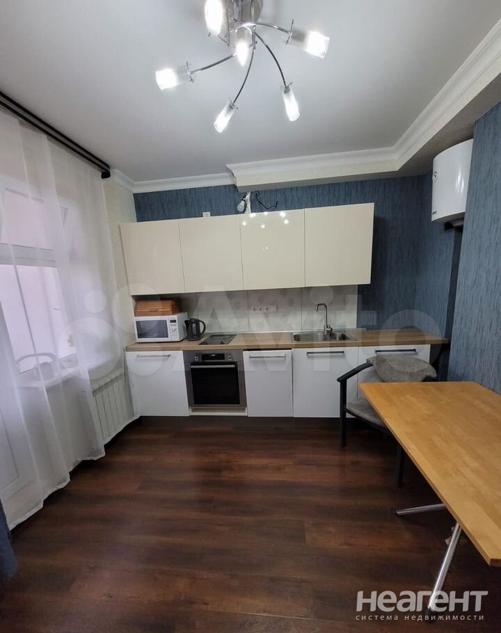 Продается 1-комнатная квартира, 35 м²