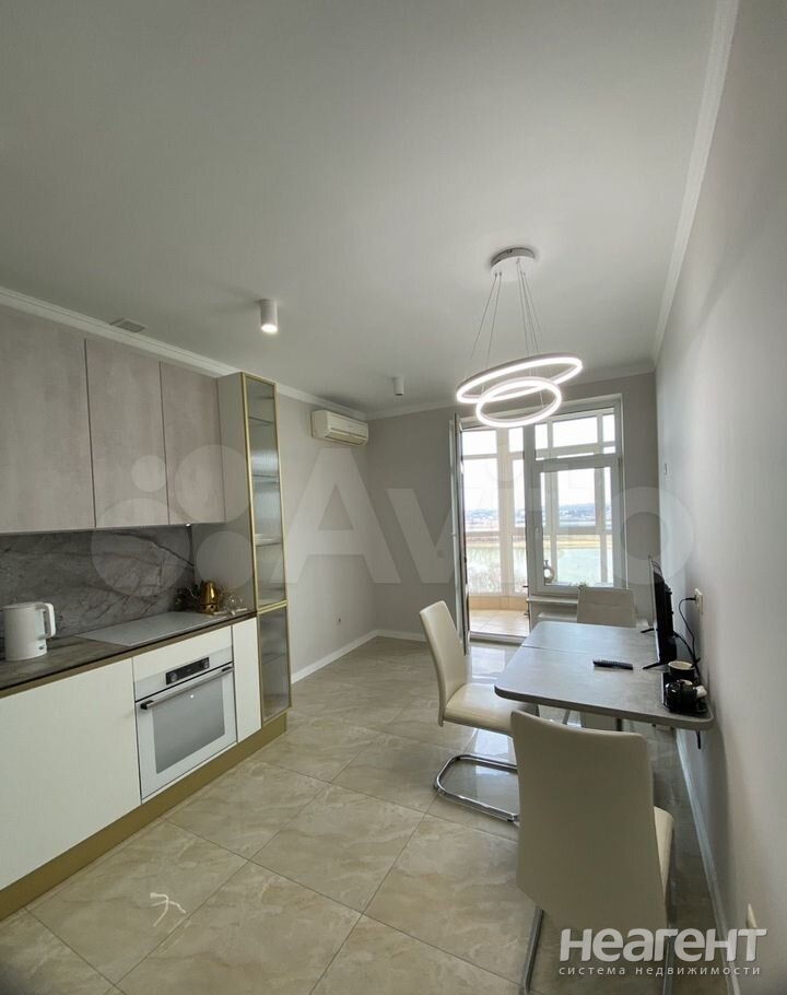 Продается 1-комнатная квартира, 51,5 м²