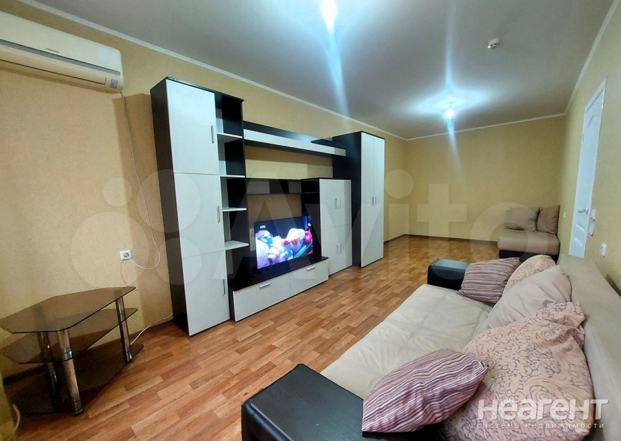 Сдается 1-комнатная квартира, 42 м²