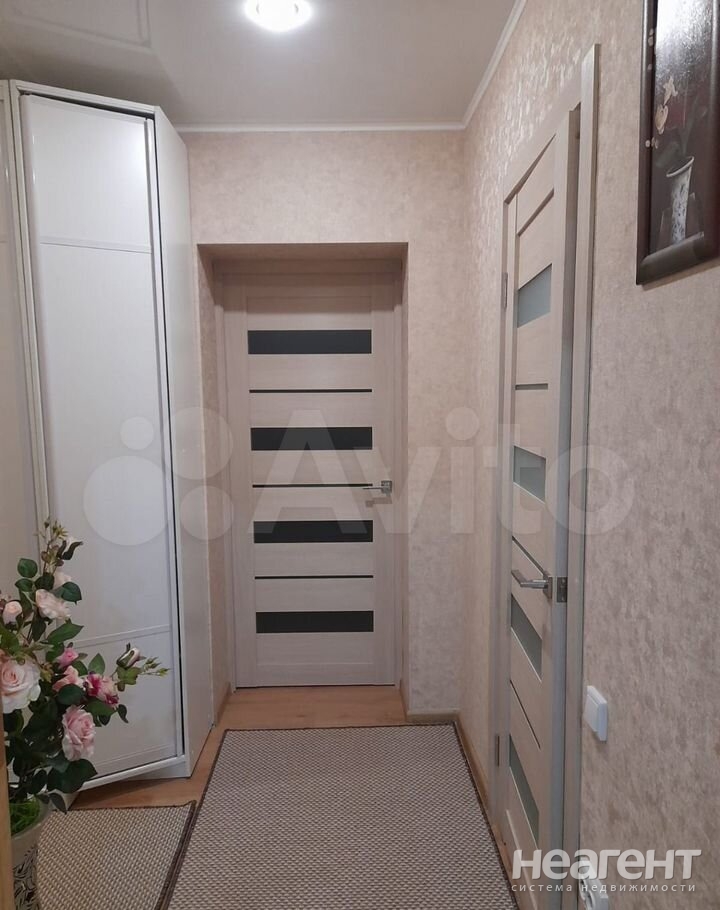 Продается 1-комнатная квартира, 42 м²