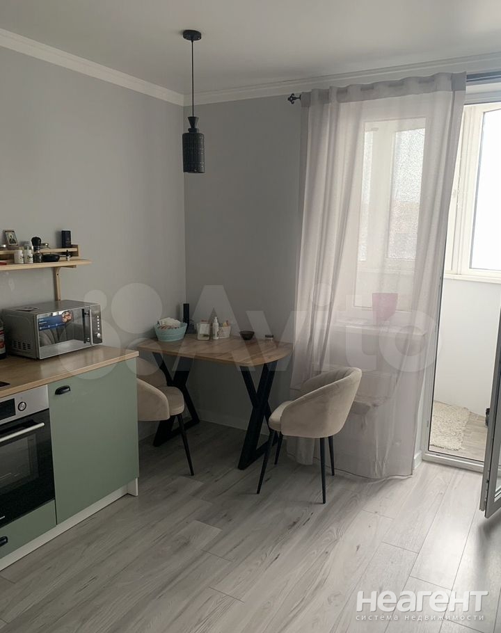 Продается 1-комнатная квартира, 42,3 м²