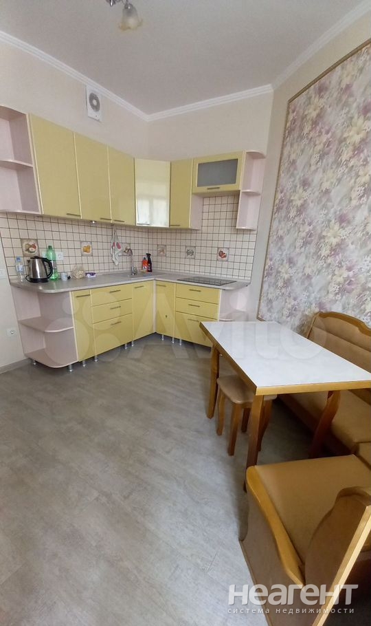 Сдается 1-комнатная квартира, 45 м²