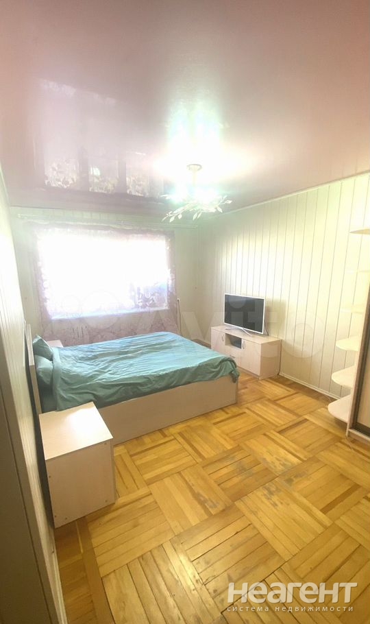 Продается Многокомнатная квартира, 104 м²