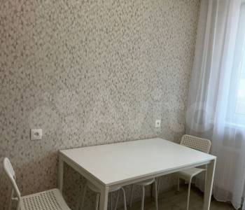 Продается 1-комнатная квартира, 38 м²